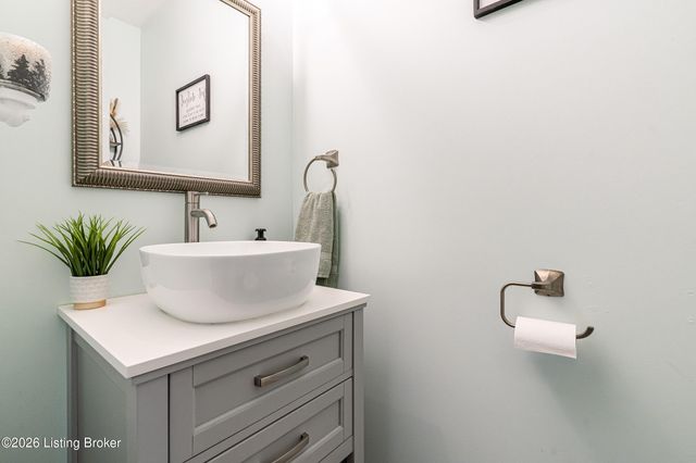 7603 Parkridge Trace, Louisville, KY 40214