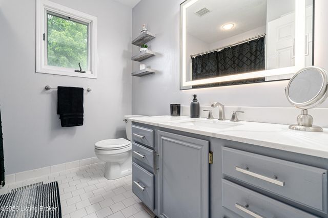 7603 Parkridge Trace, Louisville, KY 40214