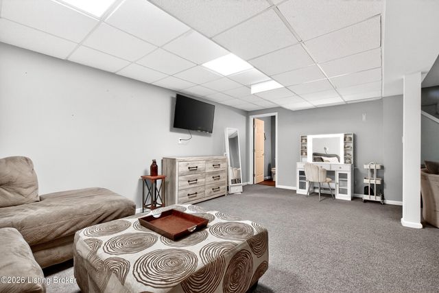 7603 Parkridge Trace, Louisville, KY 40214