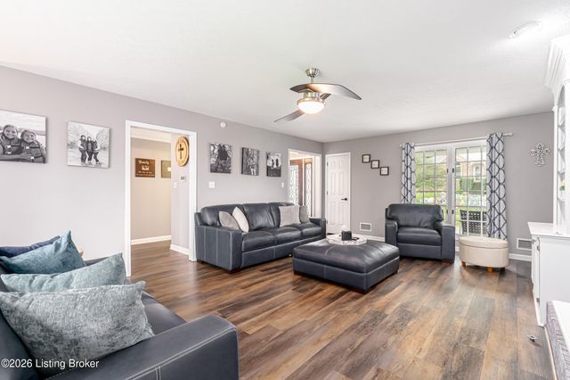 7603 Parkridge Trace, Louisville, KY 40214