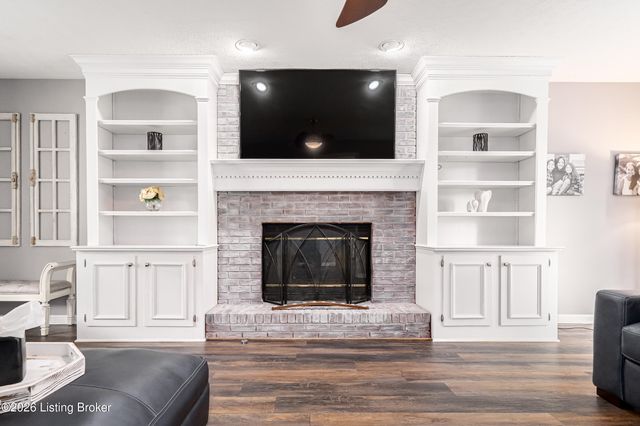 7603 Parkridge Trace, Louisville, KY 40214