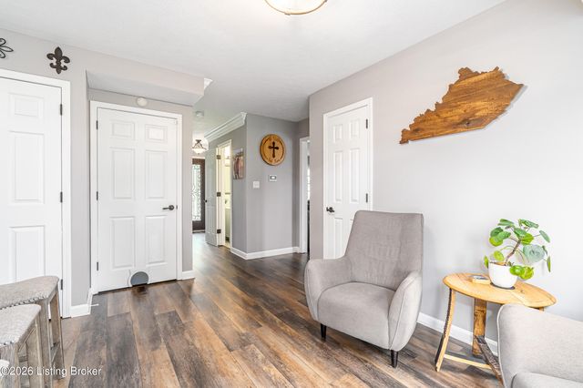 7603 Parkridge Trace, Louisville, KY 40214