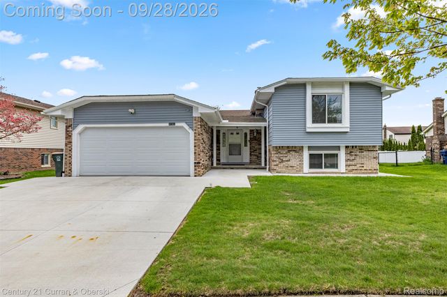 45561 Edgewood Court, Canton Charter Township, MI 48187