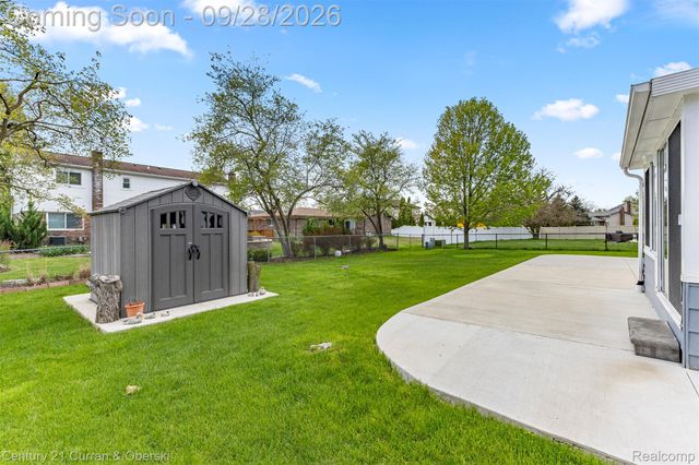 45561 Edgewood Court, Canton Charter Township, MI 48187