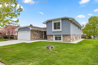 45561 Edgewood Court, Canton Charter Township, MI 48187