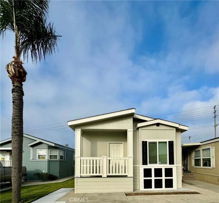 2627 La Palma, Anaheim, CA 92806