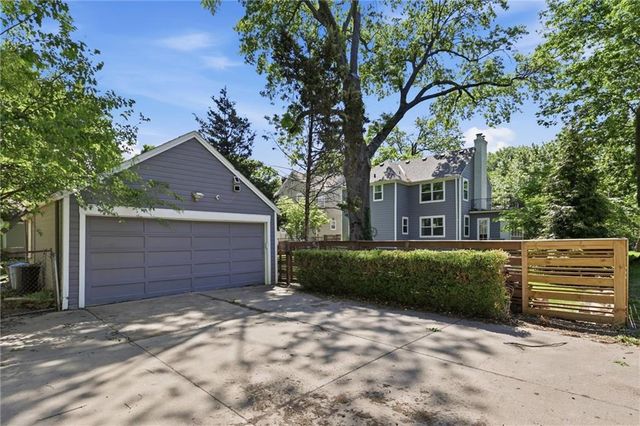 1124 W 77TH Street, Kansas City, MO 64114