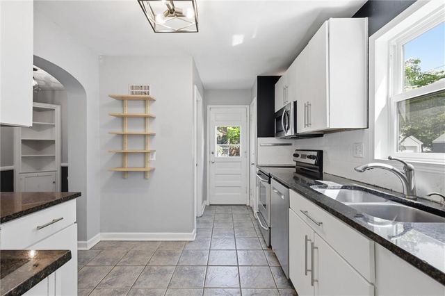 1124 W 77TH Street, Kansas City, MO 64114