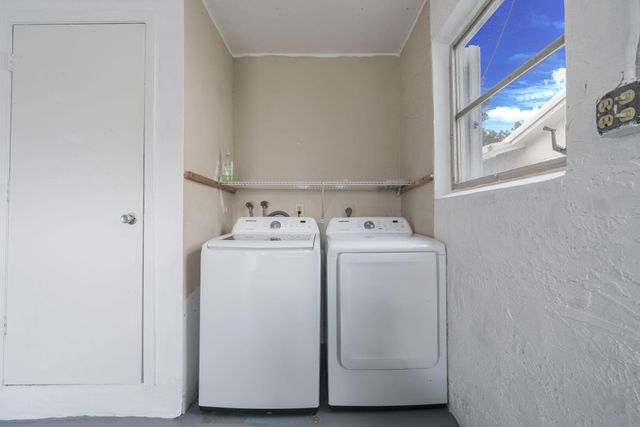 1141 NW 90th Way, Plantation, FL 33322