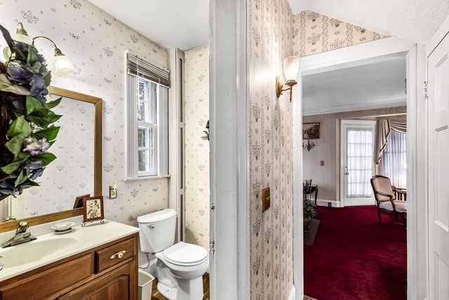 154 Madison Ave, Holyoke, MA 01040