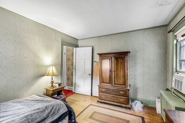 154 Madison Ave, Holyoke, MA 01040