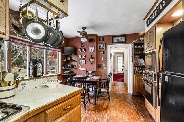 154 Madison Ave, Holyoke, MA 01040