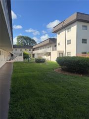 8601 SW 94th St 103W, Miami, FL 33156