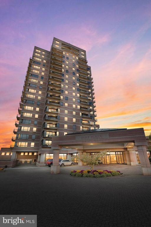1100 LOVERING AVE #400, WILMINGTON, DE 19806 — exterior
