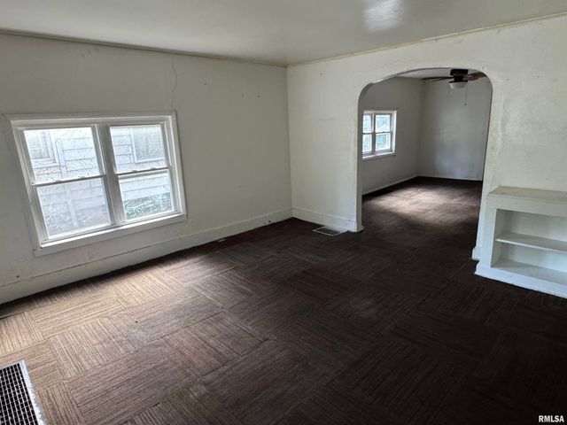 410 E THRUSH Avenue, Peoria, IL 61603