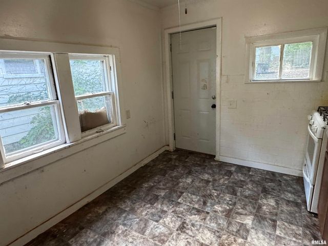 410 E THRUSH Avenue, Peoria, IL 61603