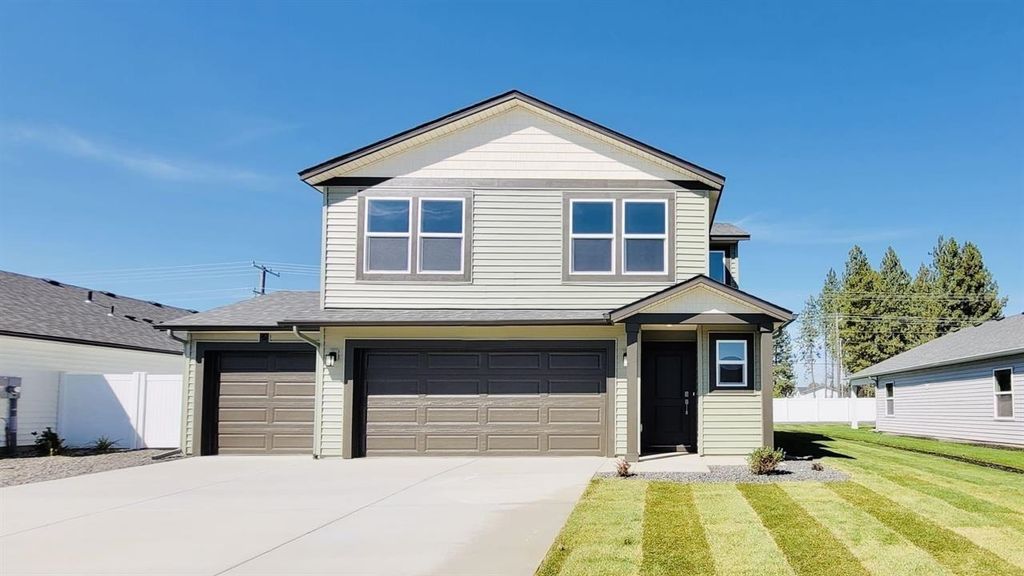 1561 E A St, Deer Park, WA 99006