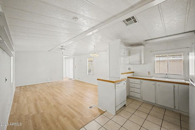 652 S Ellsworth Road 34, Mesa, AZ 85208