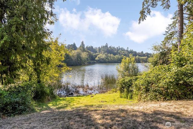 8479 E Caraway Road, Port Orchard, WA 98366