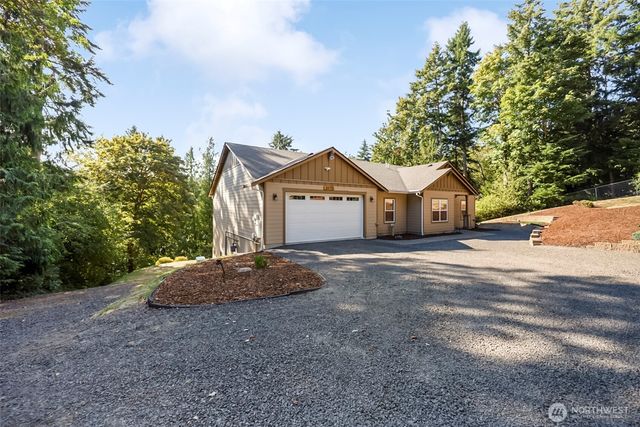 8479 E Caraway Road, Port Orchard, WA 98366