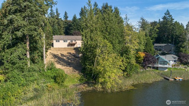 8479 E Caraway Road, Port Orchard, WA 98366