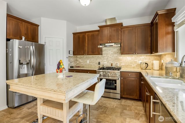 8479 E Caraway Road, Port Orchard, WA 98366