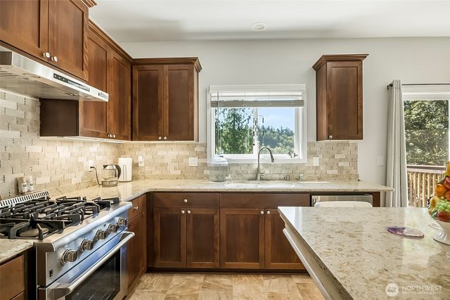 8479 E Caraway Road, Port Orchard, WA 98366