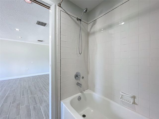 1040 WAVERLY DRIVE, Longwood, FL 32750