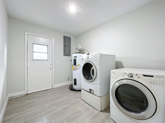 1040 WAVERLY DRIVE, Longwood, FL 32750