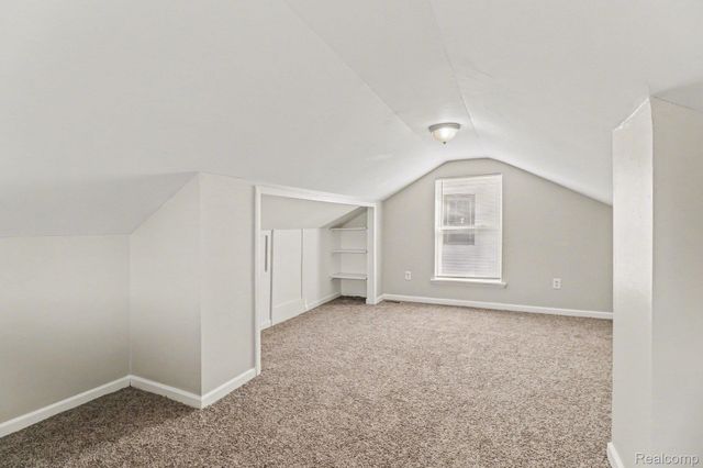 40 W Strathmore Avenue, Pontiac, MI 48340