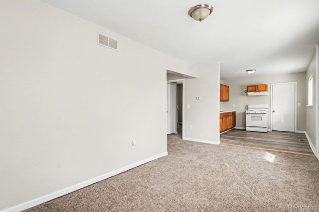 40 W Strathmore Avenue, Pontiac, MI 48340