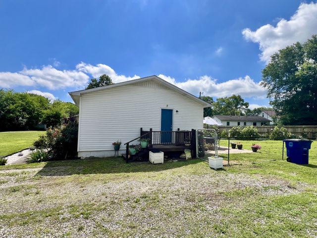 618 Coble Cir, Shelbyville, TN 37160
