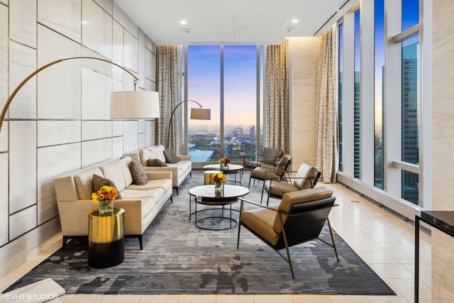 363 E Wacker Drive 9101, Chicago, IL 60601