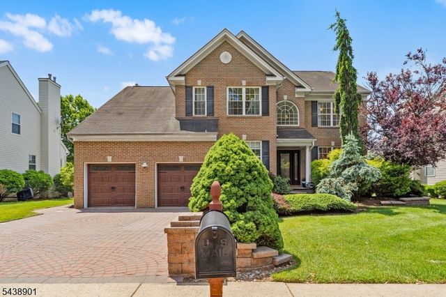 5 Woodfield Ct, Franklin Twp., NJ 08540