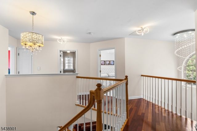 5 Woodfield Ct, Franklin Twp., NJ 08540