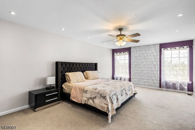 5 Woodfield Ct, Franklin Twp., NJ 08540