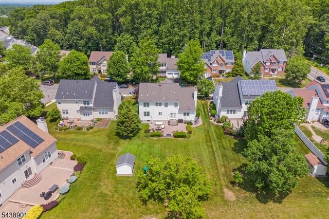 5 Woodfield Ct, Franklin Twp., NJ 08540