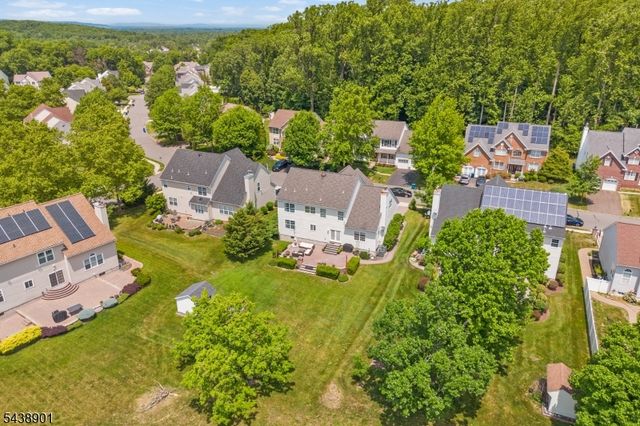 5 Woodfield Ct, Franklin Twp., NJ 08540