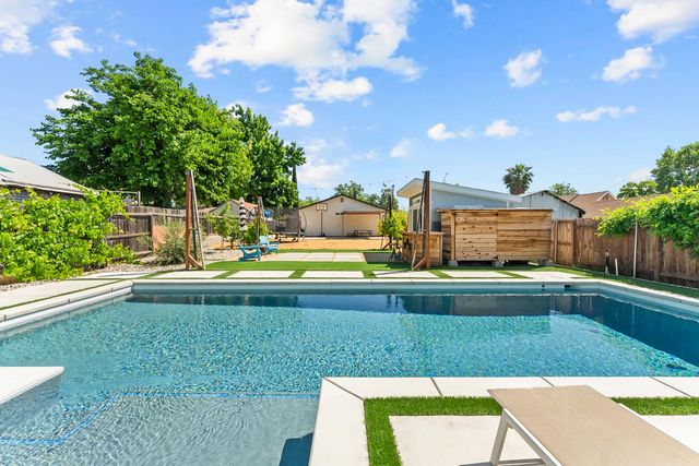 5060 Mendocino Blvd, Sacramento, CA 95820