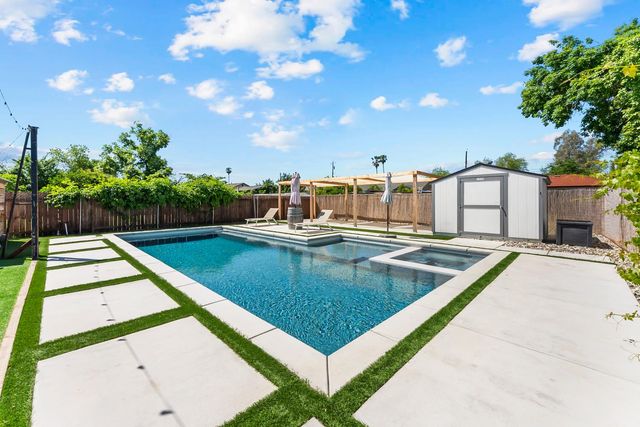 5060 Mendocino Blvd, Sacramento, CA 95820