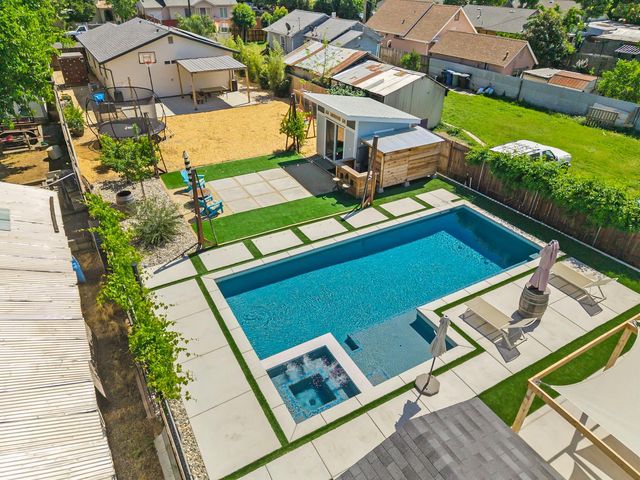 5060 Mendocino Blvd, Sacramento, CA 95820