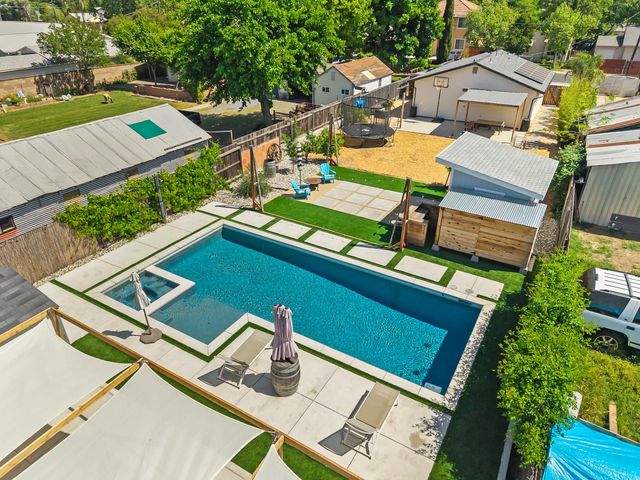 5060 Mendocino Blvd, Sacramento, CA 95820