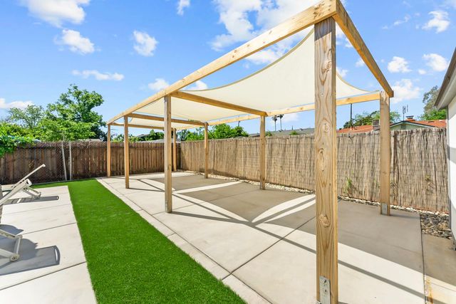 5060 Mendocino Blvd, Sacramento, CA 95820