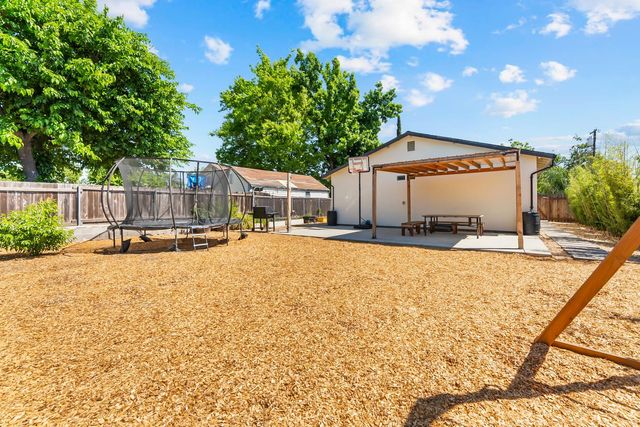 5060 Mendocino Blvd, Sacramento, CA 95820