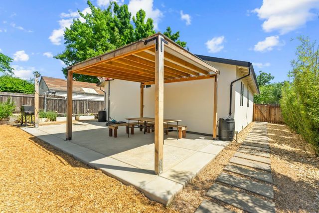 5060 Mendocino Blvd, Sacramento, CA 95820