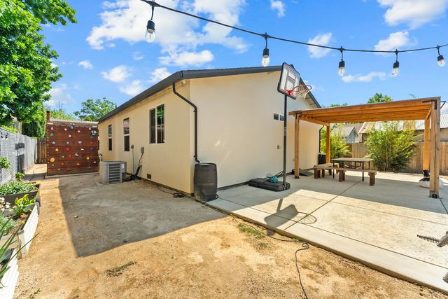 5060 Mendocino Blvd, Sacramento, CA 95820