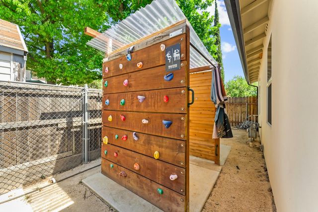 5060 Mendocino Blvd, Sacramento, CA 95820