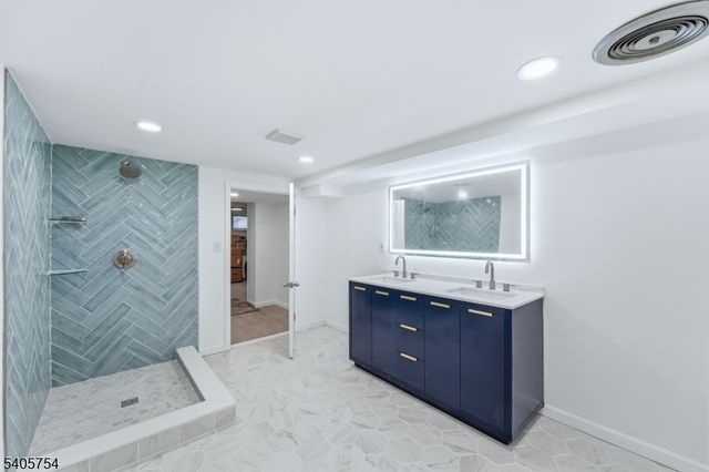 1666 Hamburg Tpke, Wayne Twp., NJ 07470