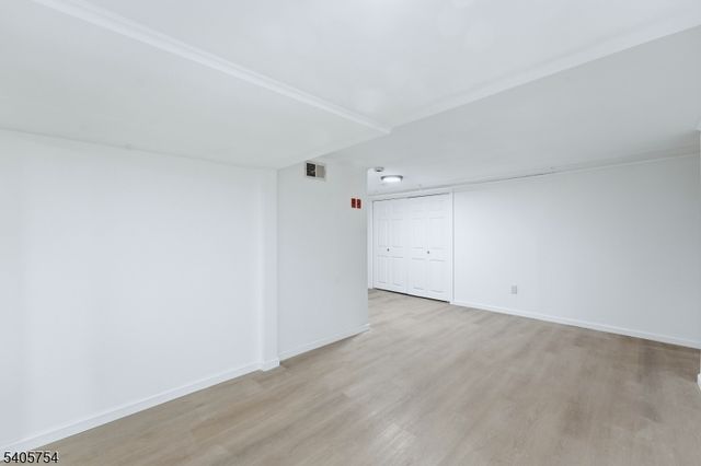 1666 Hamburg Tpke, Wayne Twp., NJ 07470