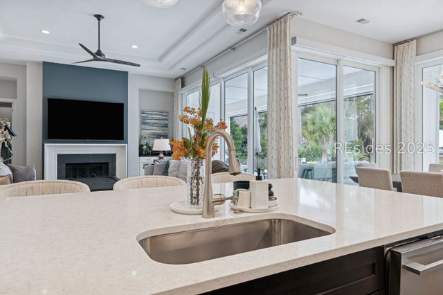 7 Spring Hill Ct, Bluffton, SC 29910